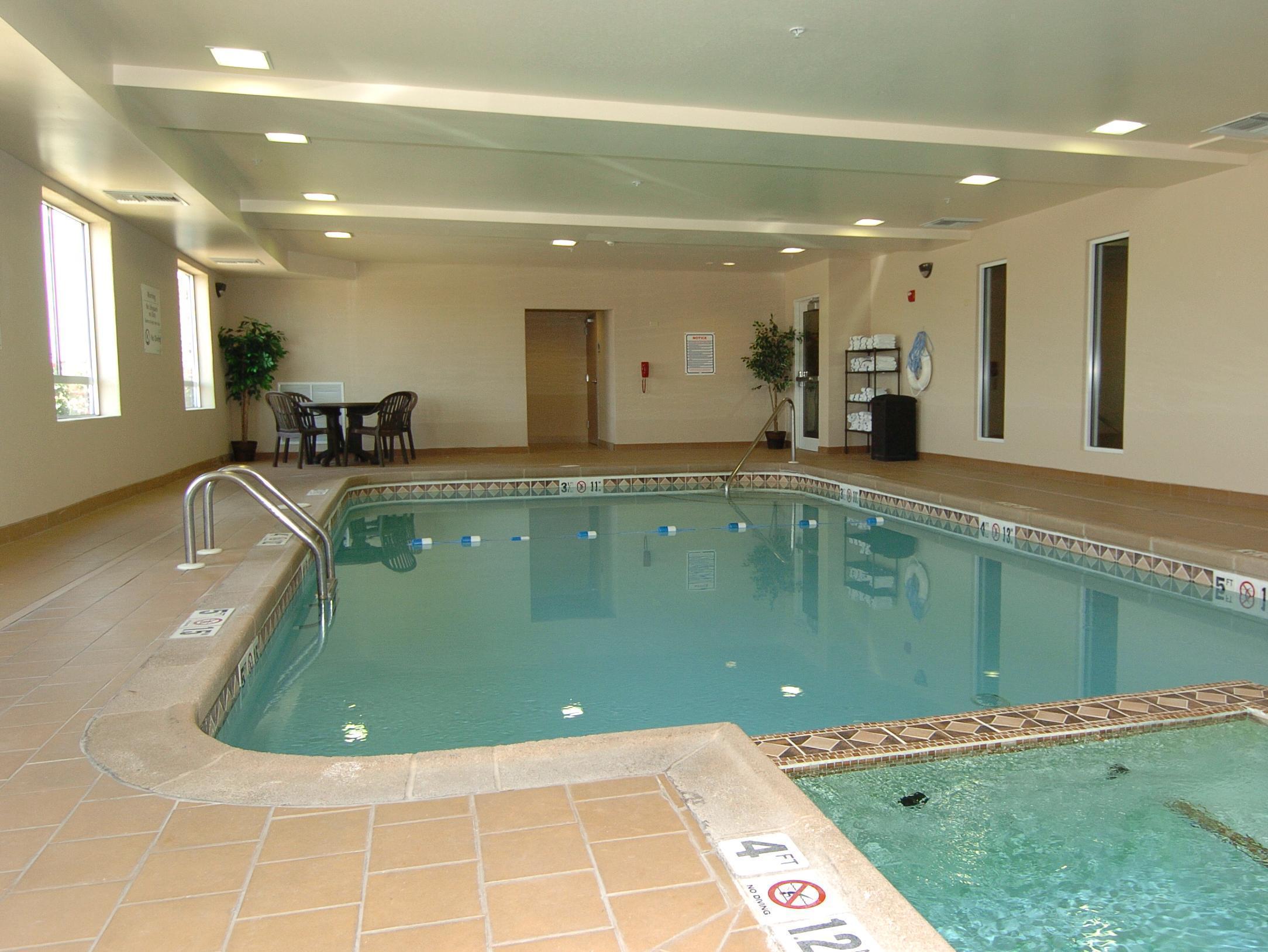 Holiday Inn Express Hutchison By Ihg Хатчінсон Екстер'єр фото