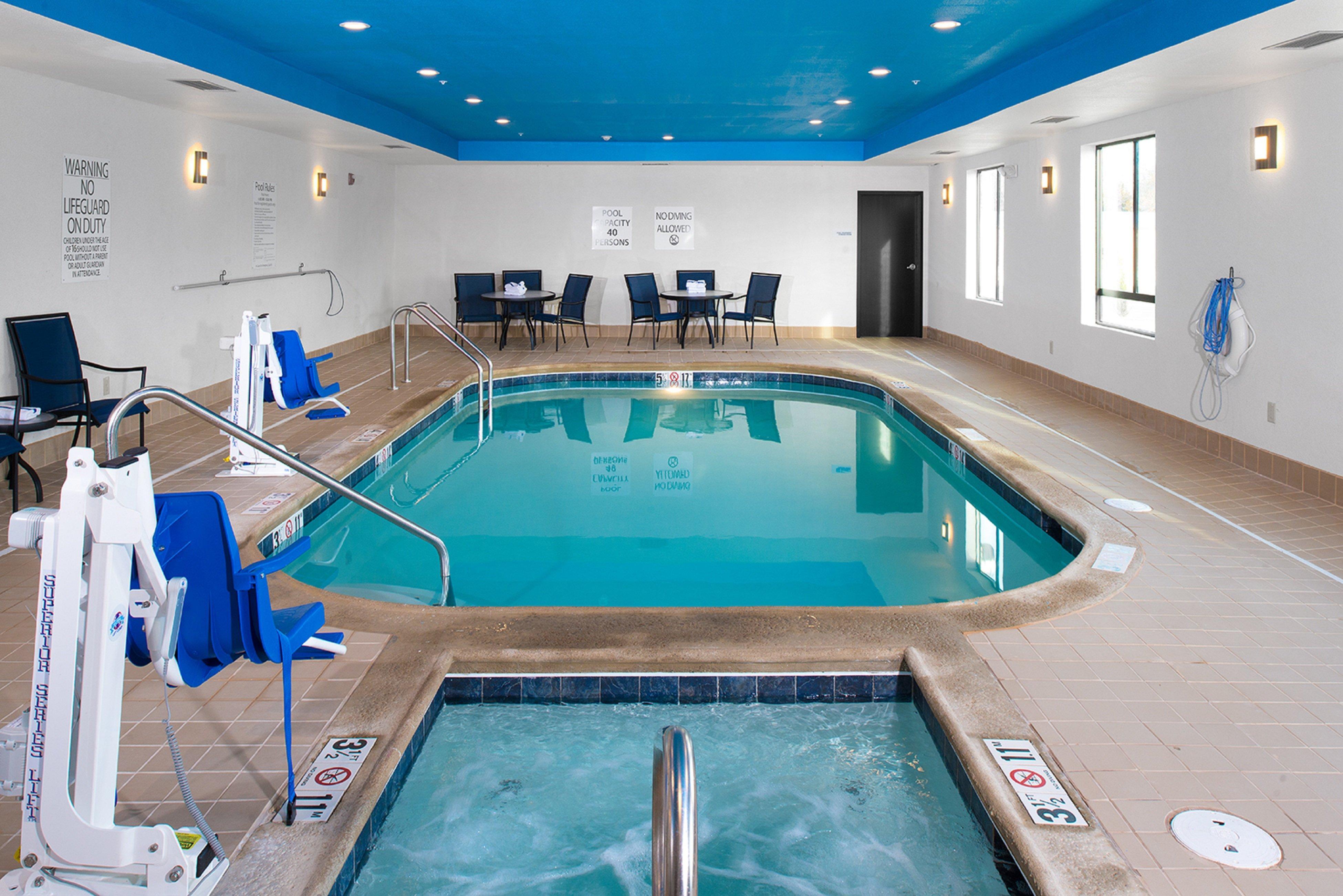 Holiday Inn Express Hutchison By Ihg Хатчінсон Екстер'єр фото