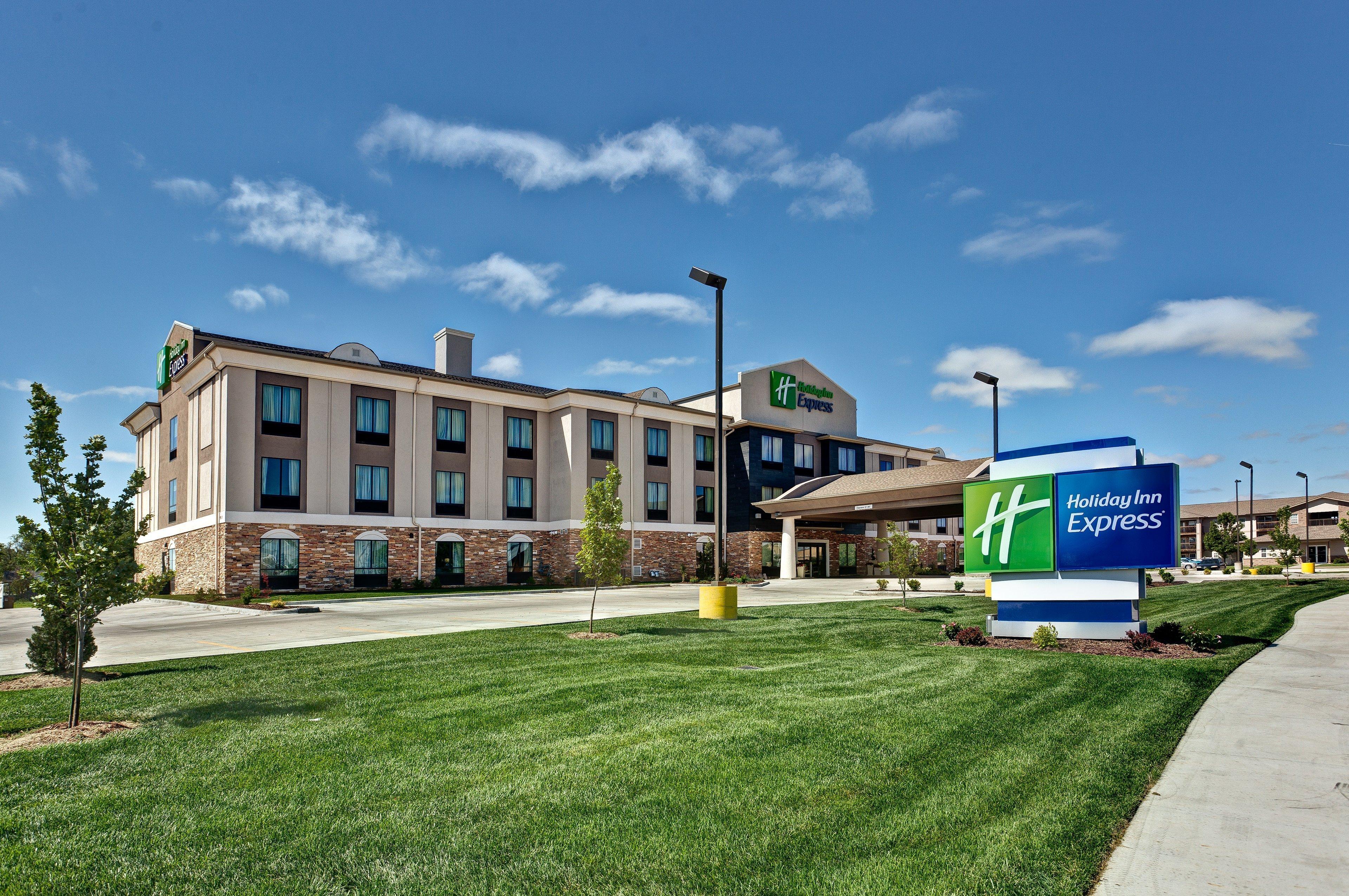 Holiday Inn Express Hutchison By Ihg Хатчінсон Екстер'єр фото