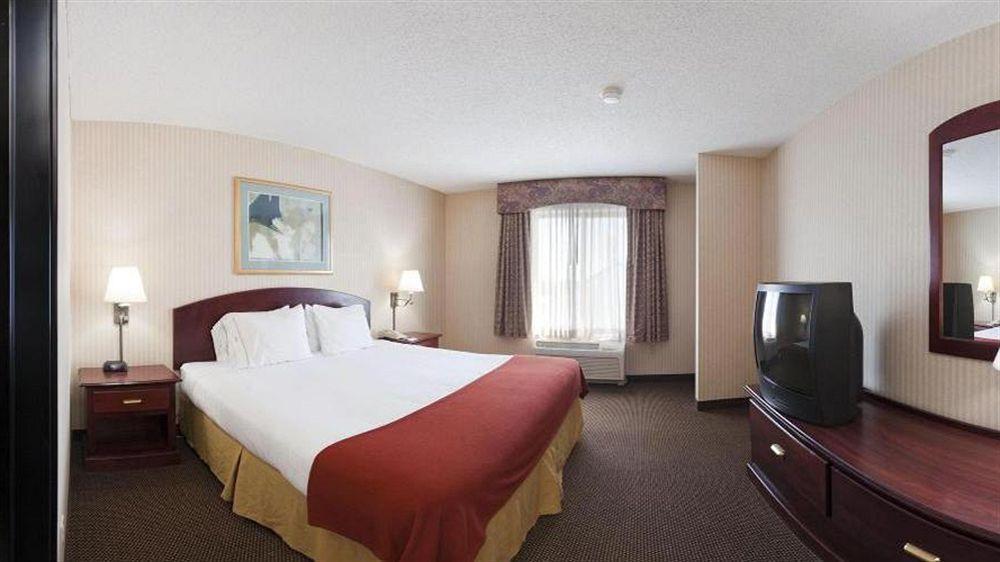 Holiday Inn Express Hutchison By Ihg Хатчінсон Екстер'єр фото